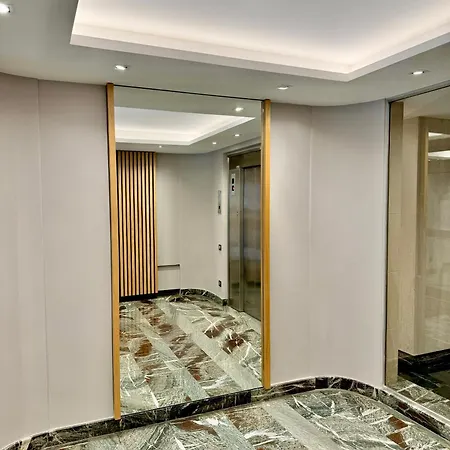 Apartment Le Berri Chic Studio-steps From Champs-elysees *